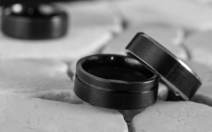 A Guide on Titanium Rings vs. Zirconium Rings